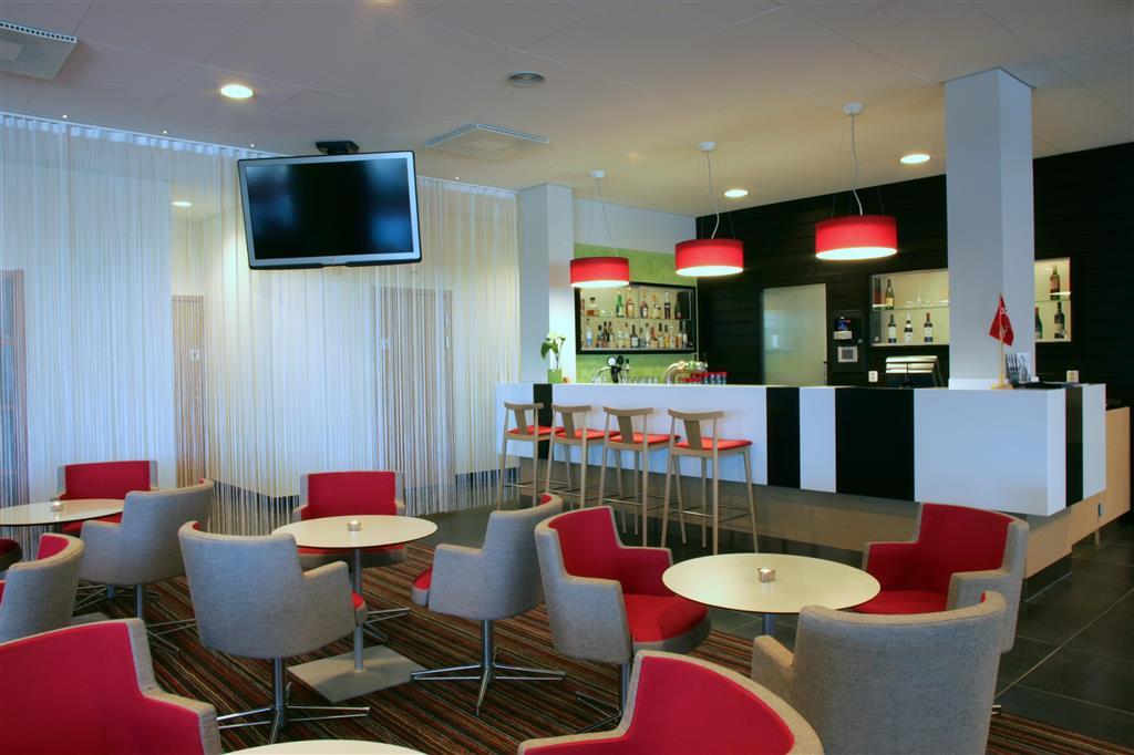 Scandic Oernskoeldsvik Restoran fotoğraf
